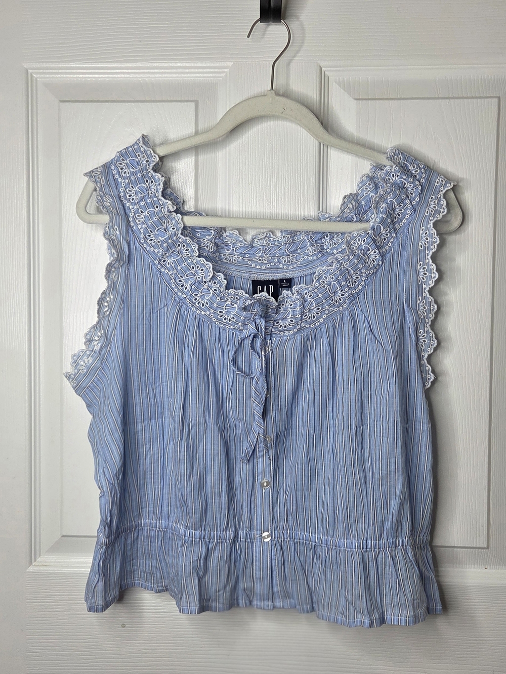 GAP Light Blue Striped Lace-Trim Sleeveless Blouse Large. NWT